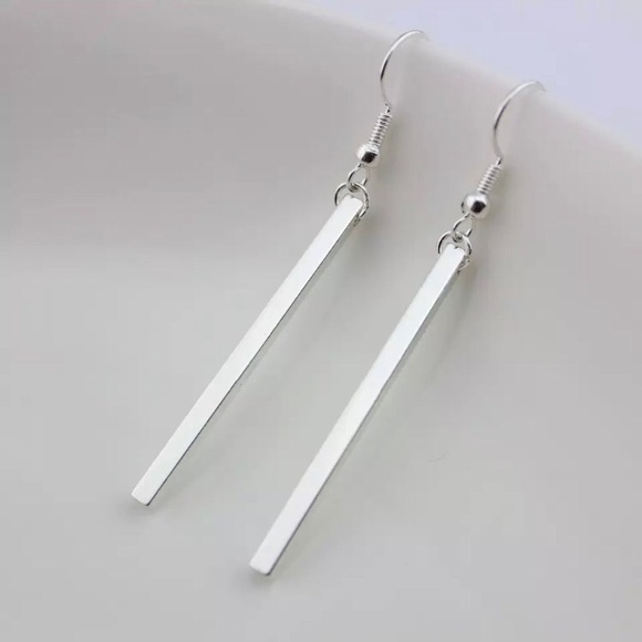 NEW!💙💎LONG BAR EARRINGS!💎💙MODERN! SILVER TONE! - Picture 3 of 4